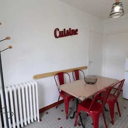 A Avec Jardin Privatif Et Parking, Ideal Pour 4 Pers., A Proximite Du Centre - Fr-1-742-172 Aurillac
