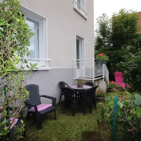 A Avec Jardin Privatif Et Parking, Ideal Pour 4 Pers., A Proximite Du Centre - Fr-1-742-172 Ferienhaus *